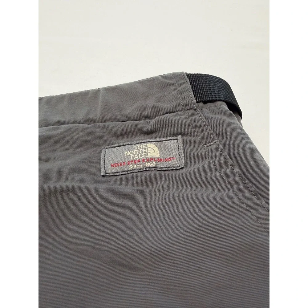The North Face Mens XL Grey Nylon Belted Cargo Hiking Shorts Charcoal 6 Inseam